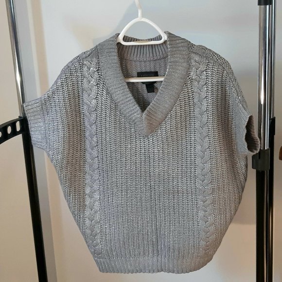 New Danier Short Sleeve Sweater - Picture 3 of 4